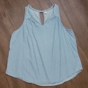 Old Navy Sleeveless V-neck top